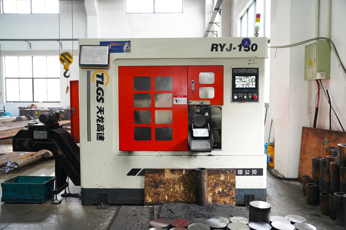 Automatic Circular Sawing Machine